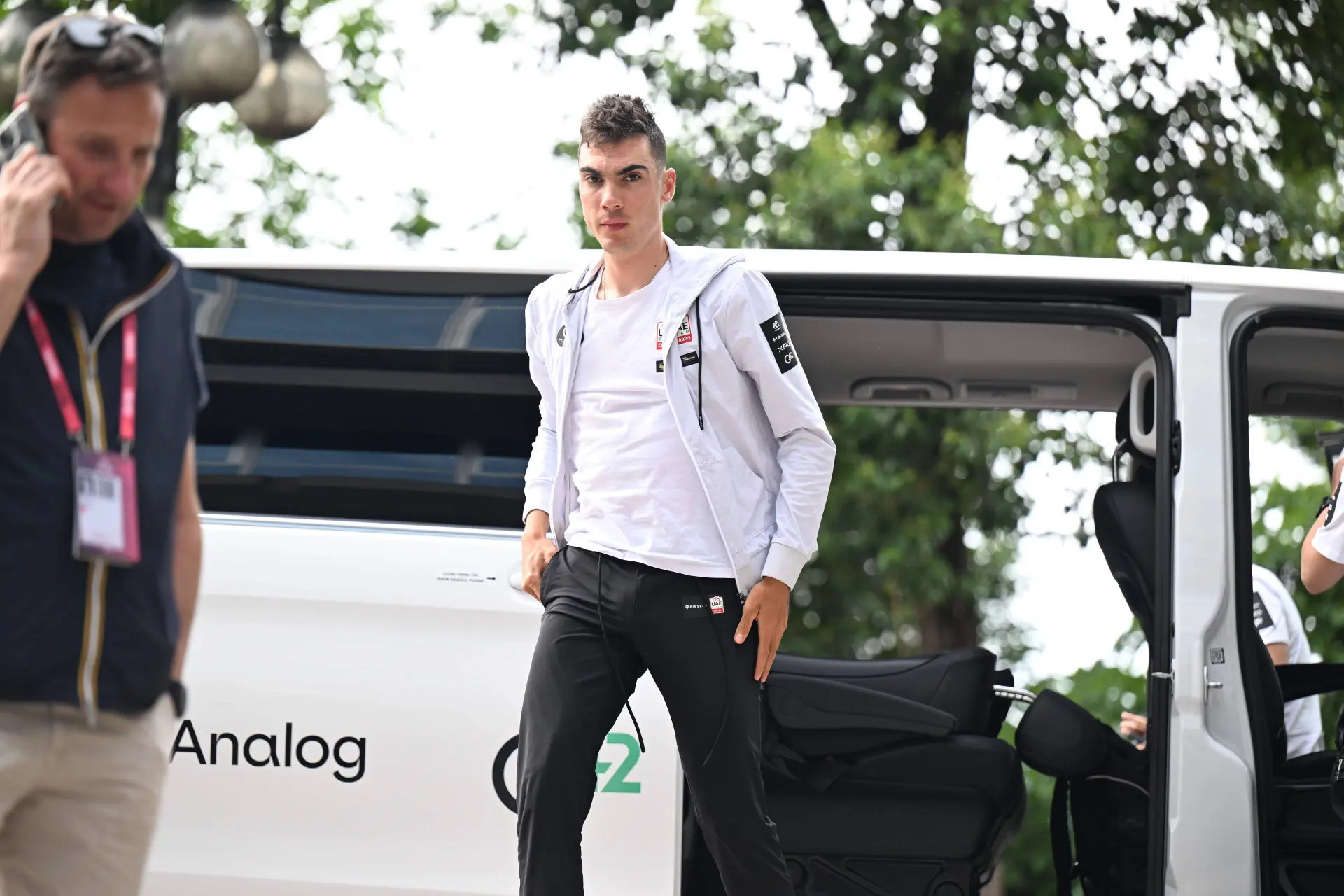 Tremendo zasca de Juan Ayuso a un periodista que dudaba de su fiabilidad para ganar el Giro de Italia: "Esa pregunta no..."