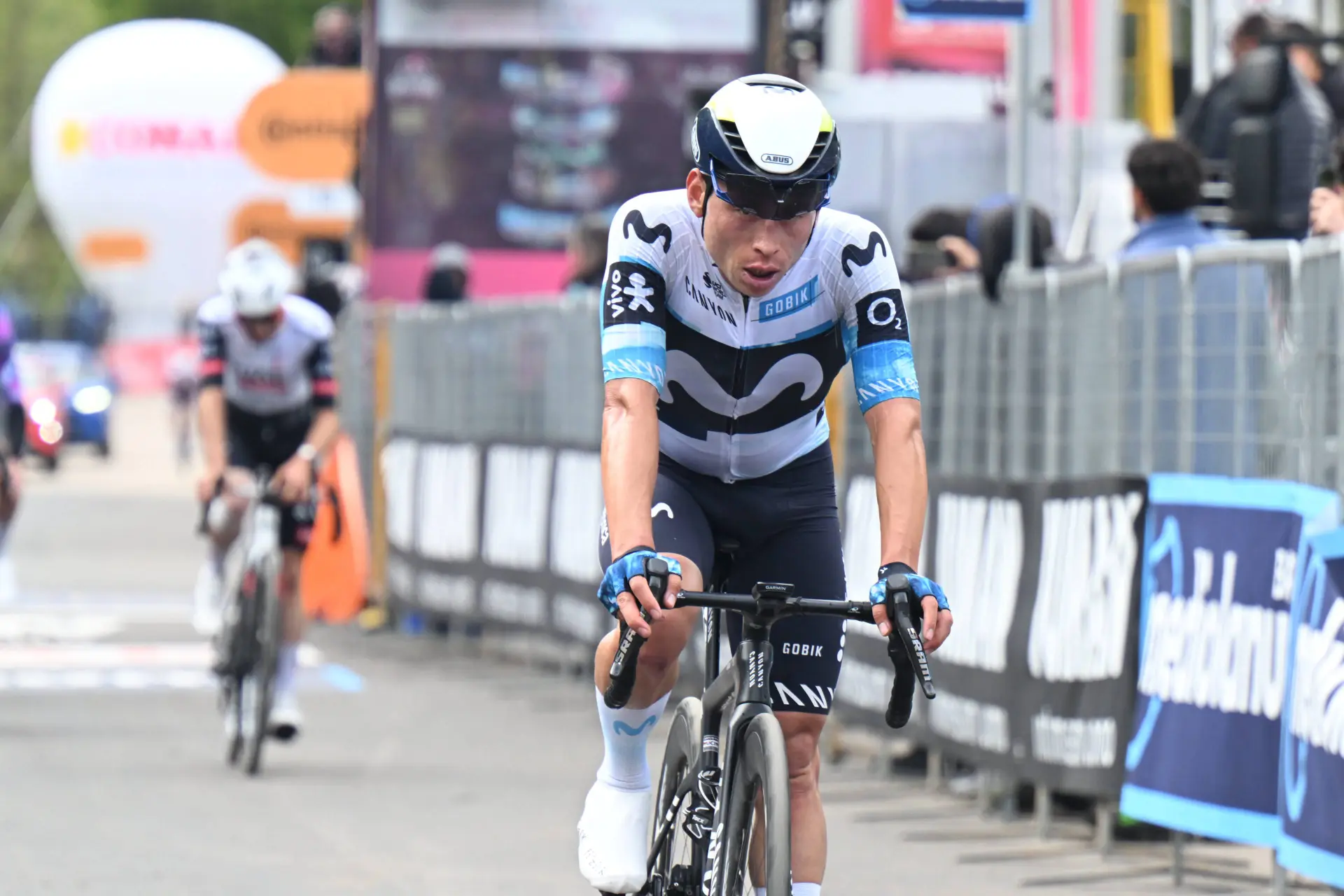 Movistar Team se encomienda a Rubio y Cepeda ante la desaparición de Nairo Quintana en el Giro de Italia