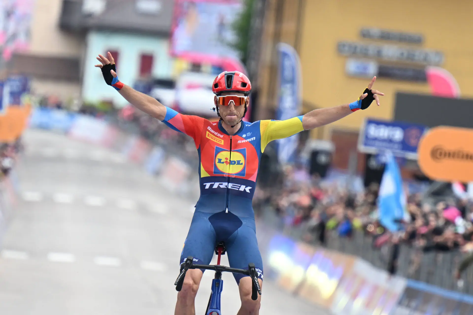 Giro de Italia: ¡Carlos Verona gana un etapón, UAE corta las alas a Del Toro y Roglic se hunde!