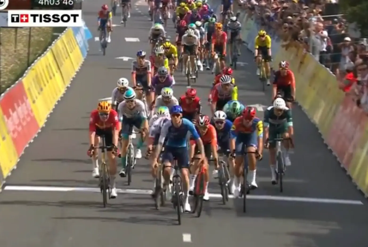 Criterium du Dauphiné: ¡Victoria sorpresiva para Jake Stewart y susto gordo para Remco Evenepoel!