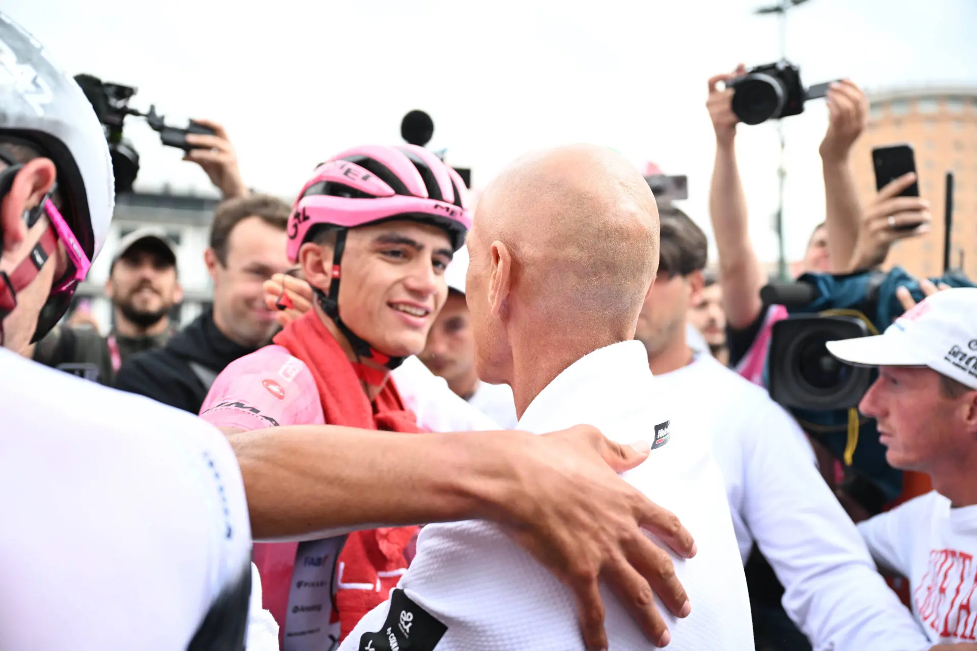 La sorprendente decisión de UAE con Isaac del Toro para la Vuelta a España 2025