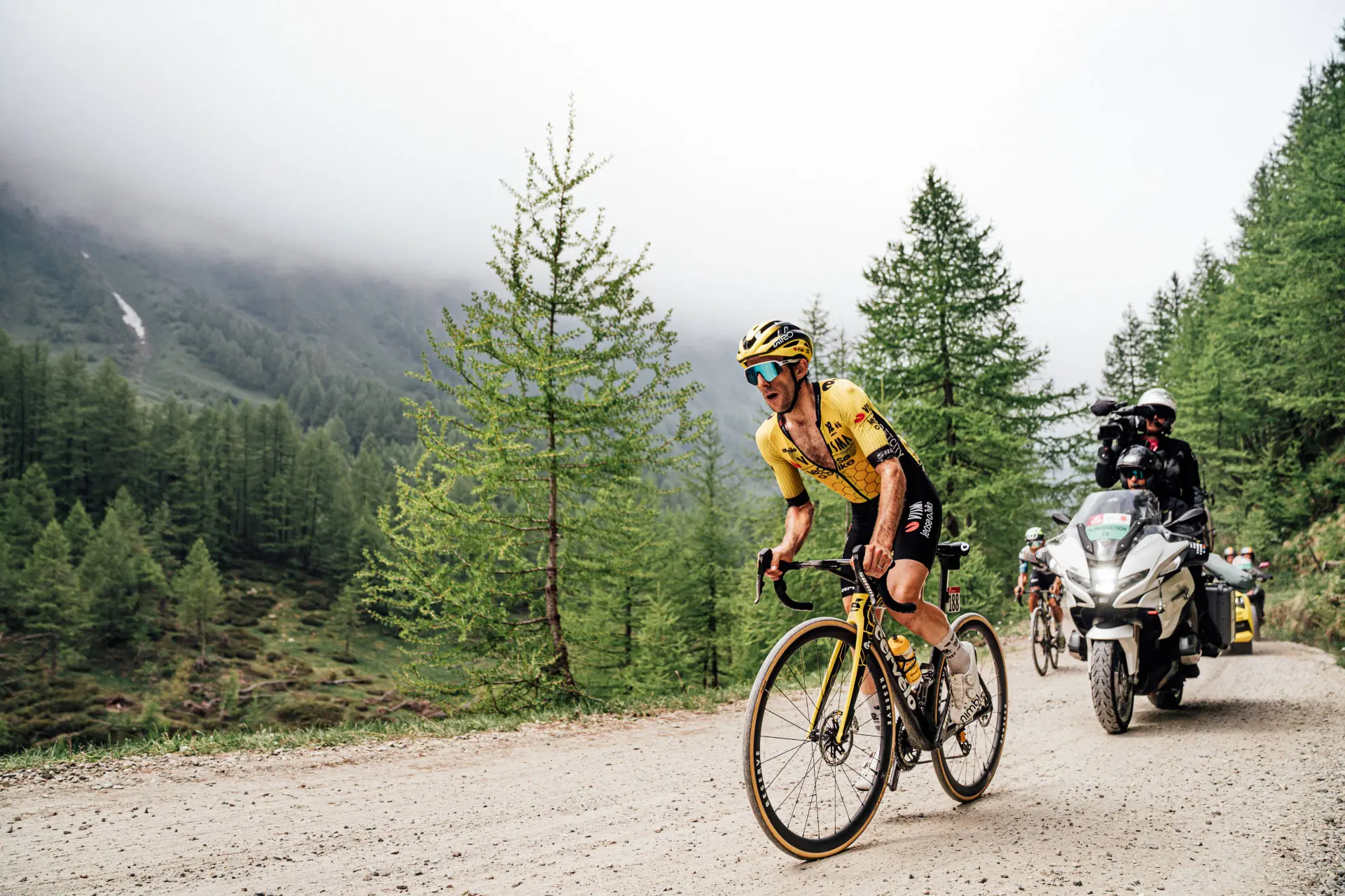 Simon Yates se lleva un mediocre Giro de Italia alumbrado por Isaac del Toro