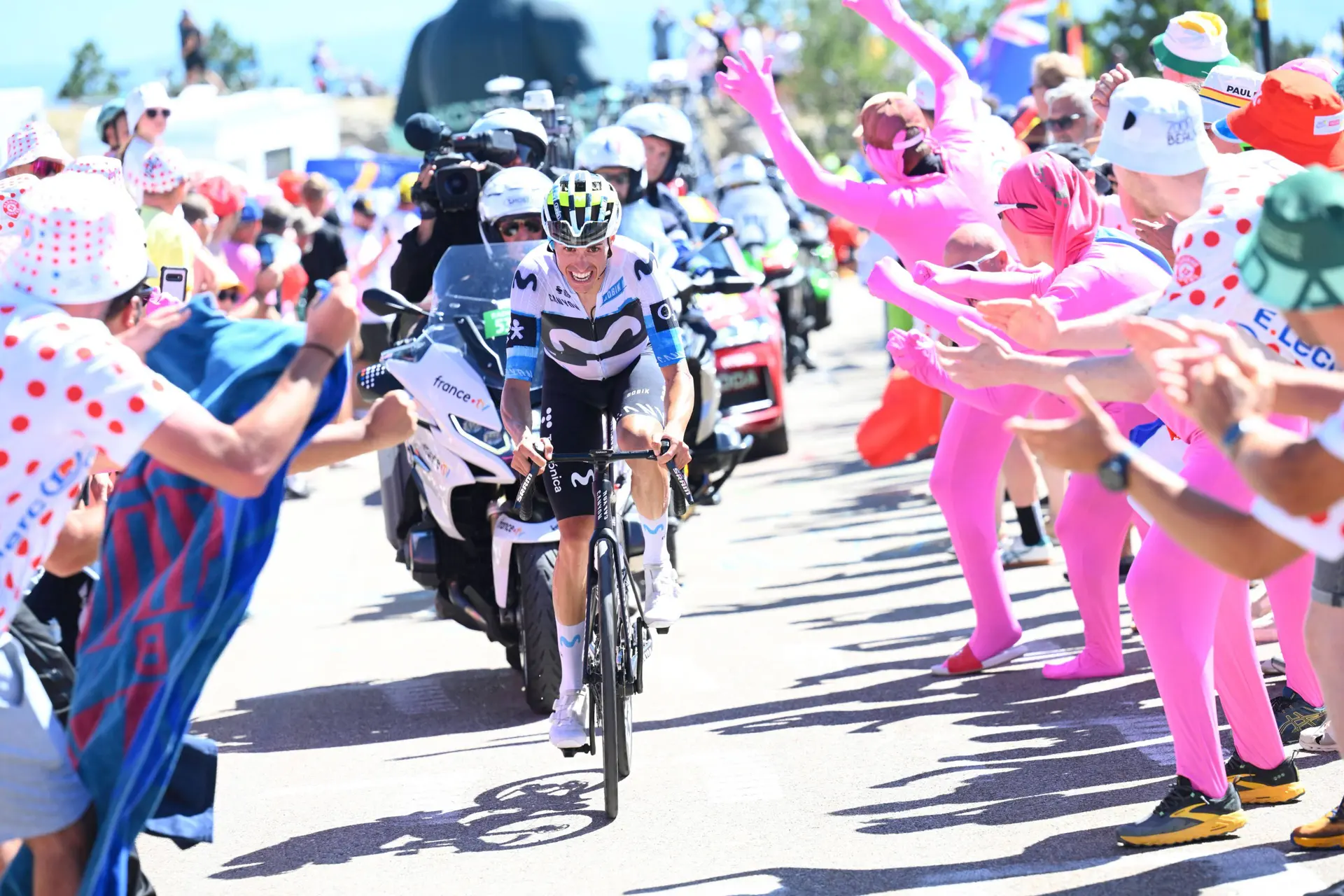 El motivo por el que Enric Mas está "obligado" a debutar en el Giro de Italia 2026