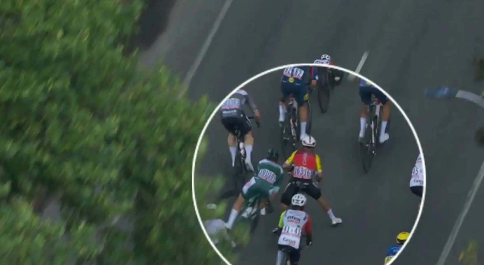 VÍDEO: ¡Jasper Philipsen abandona el Tour de Francia tras un durísimo accidente!