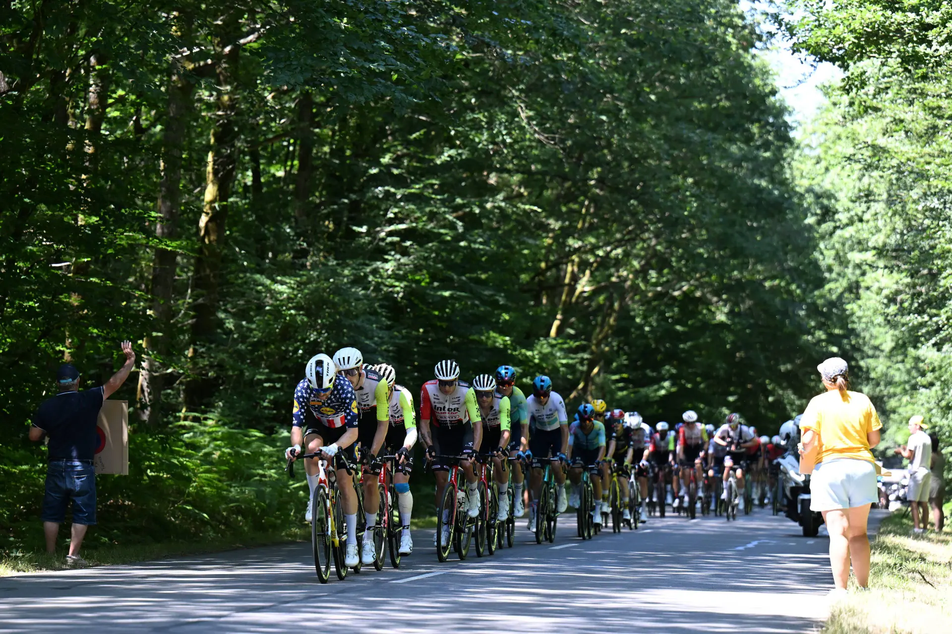 En DIRECTO | Etapa 17 Tour de Francia 2025: Jonathan Milan aumenta su ventaja con Pogacar en la lucha por el verde