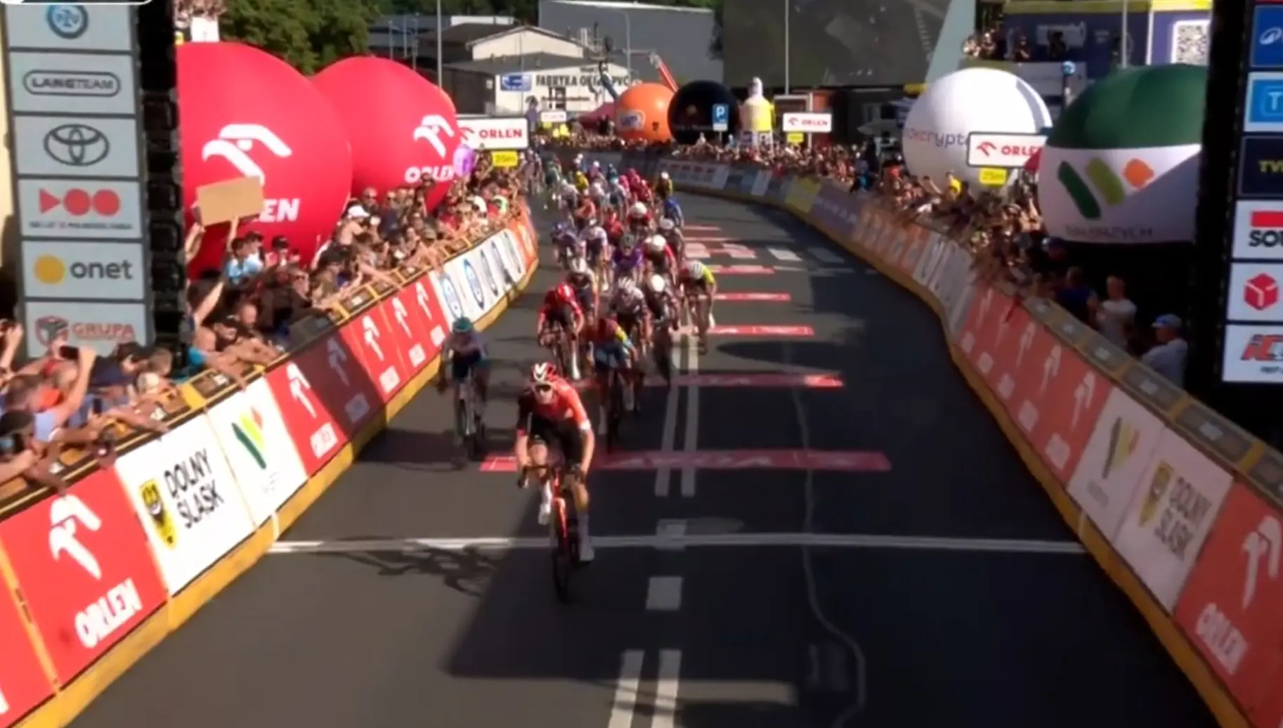¡Ben Turner puede con Pello Bilbao en una bochornosa etapa del Tour de Polonia!
