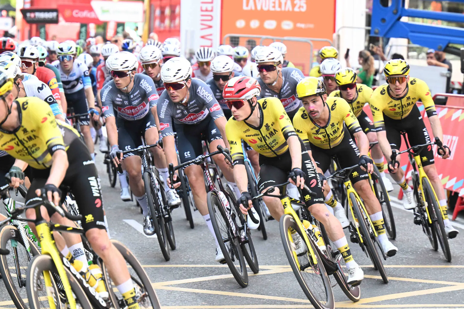 En DIRECTO París-Niza 2026 Etapa 1 | Movistar Team, Vingegaard y Ayuso, a por la victoria sorpresa