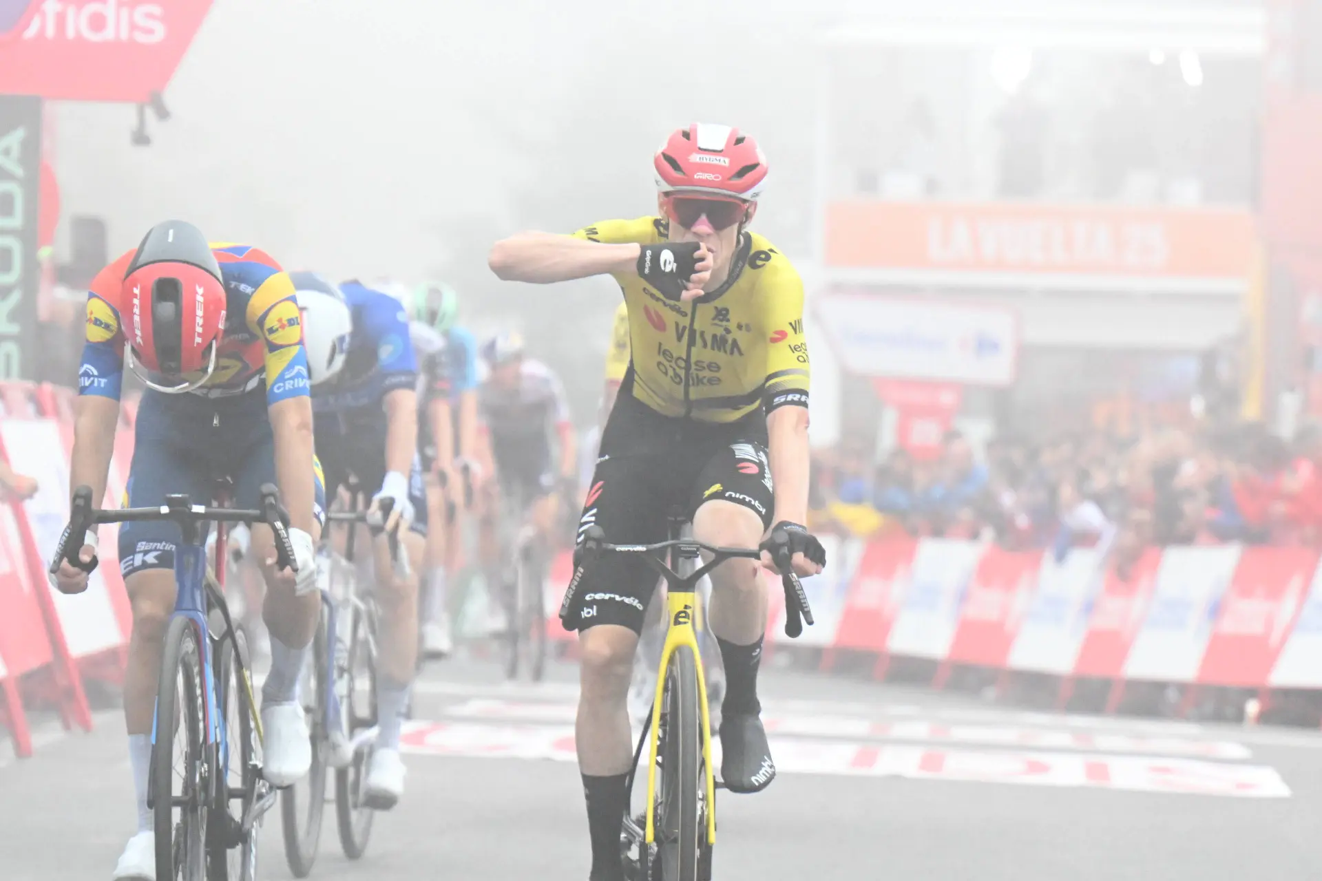 Vuelta a España: Vingegaard gana y se viste de rojo ante Ciccone; Ayuso y Almeida decepcionan