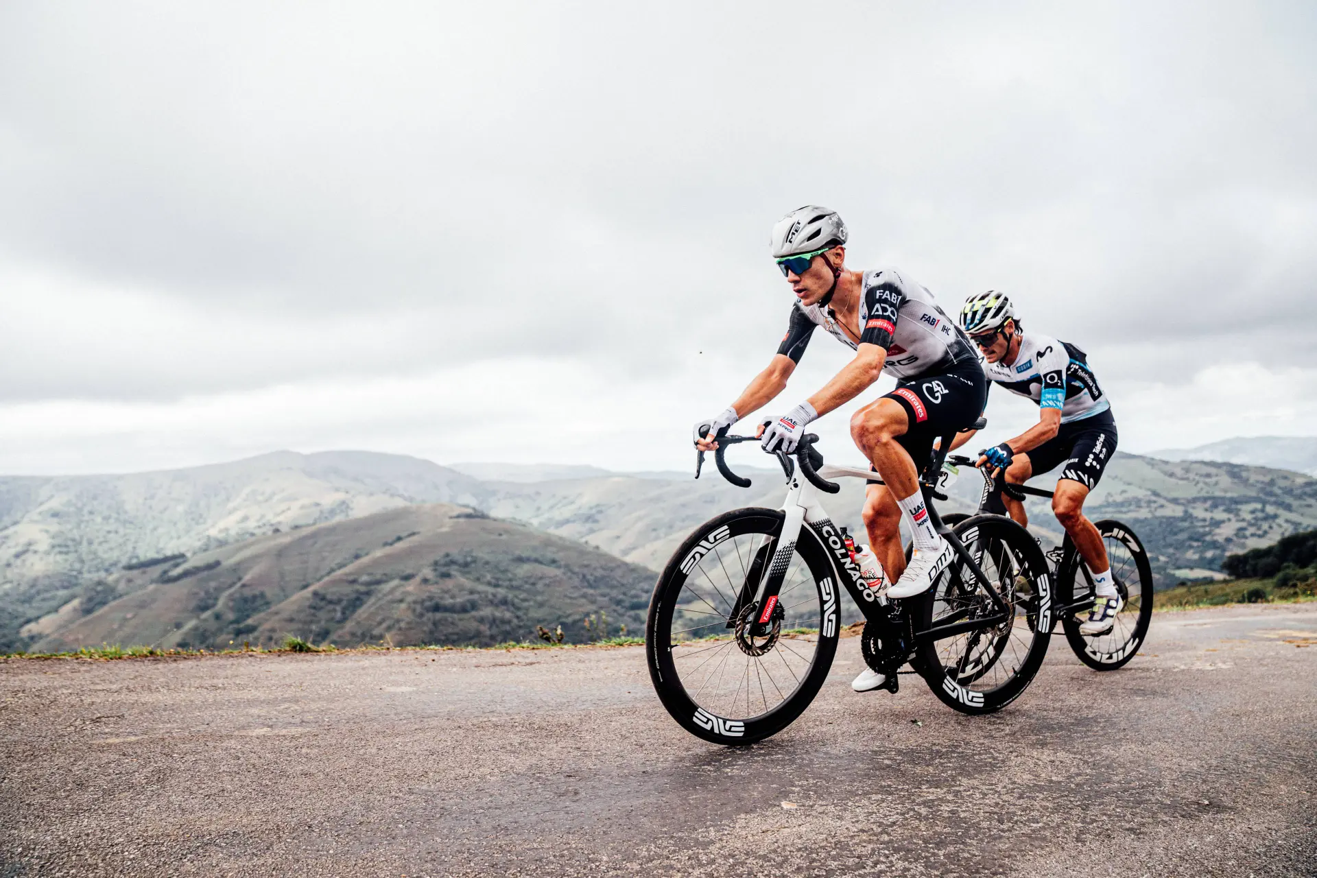 Los 3 fichajes que se le han "escapado" a Movistar Team en el mercado ciclista