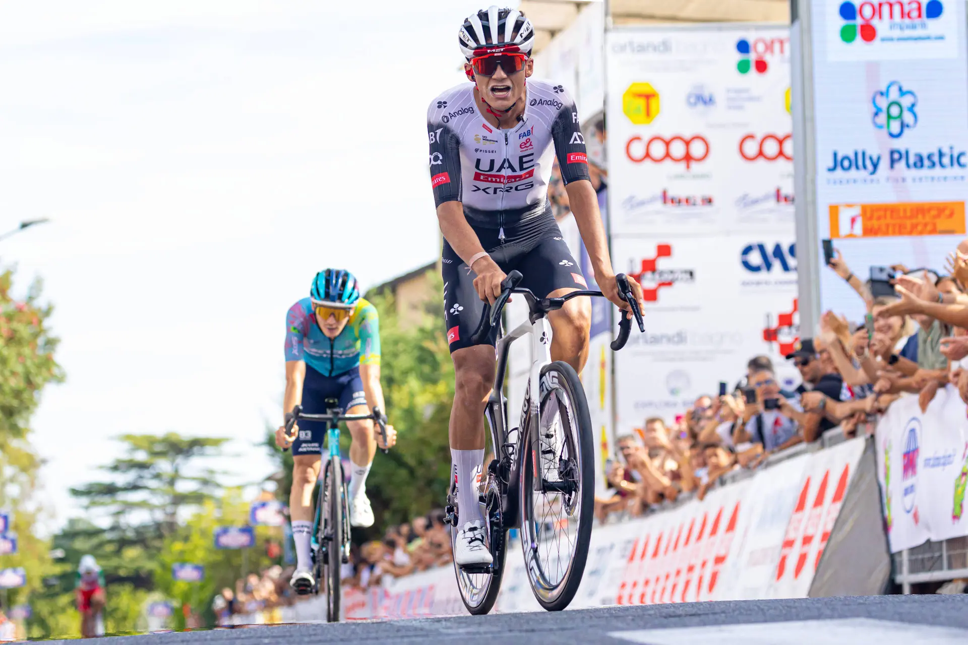 Previa UAE Tour 2026 Etapa 3 | El 'Angliru de Oriente Medio' desafía a Evenepoel y Del Toro