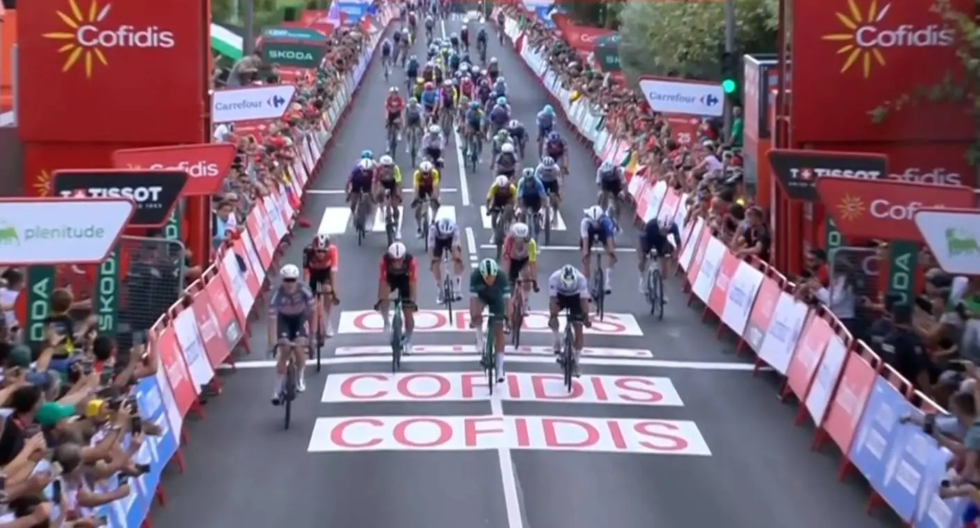 Vuelta a España Resultados Etapa 19 | Philipsen arrasa en Guijuelo y Vingegaard gana tiempo