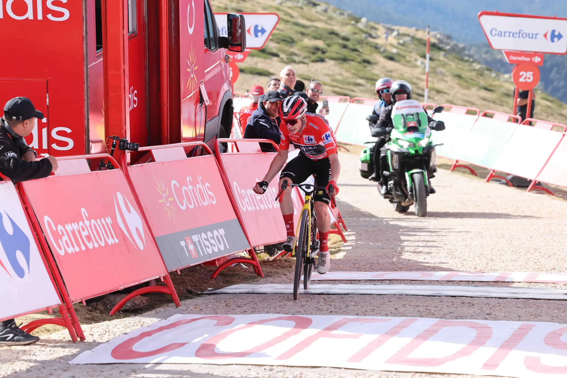 Jonas Vingegaard gana una Vuelta a España 2025 para el olvido