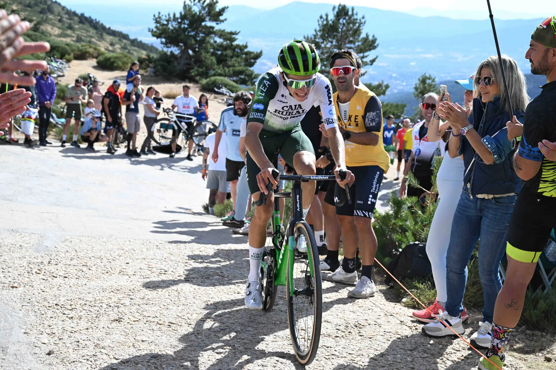 ¡OFICIAL! Caja Rural - Seguros RGA hace historia y correrá el Tour de Francia 2026