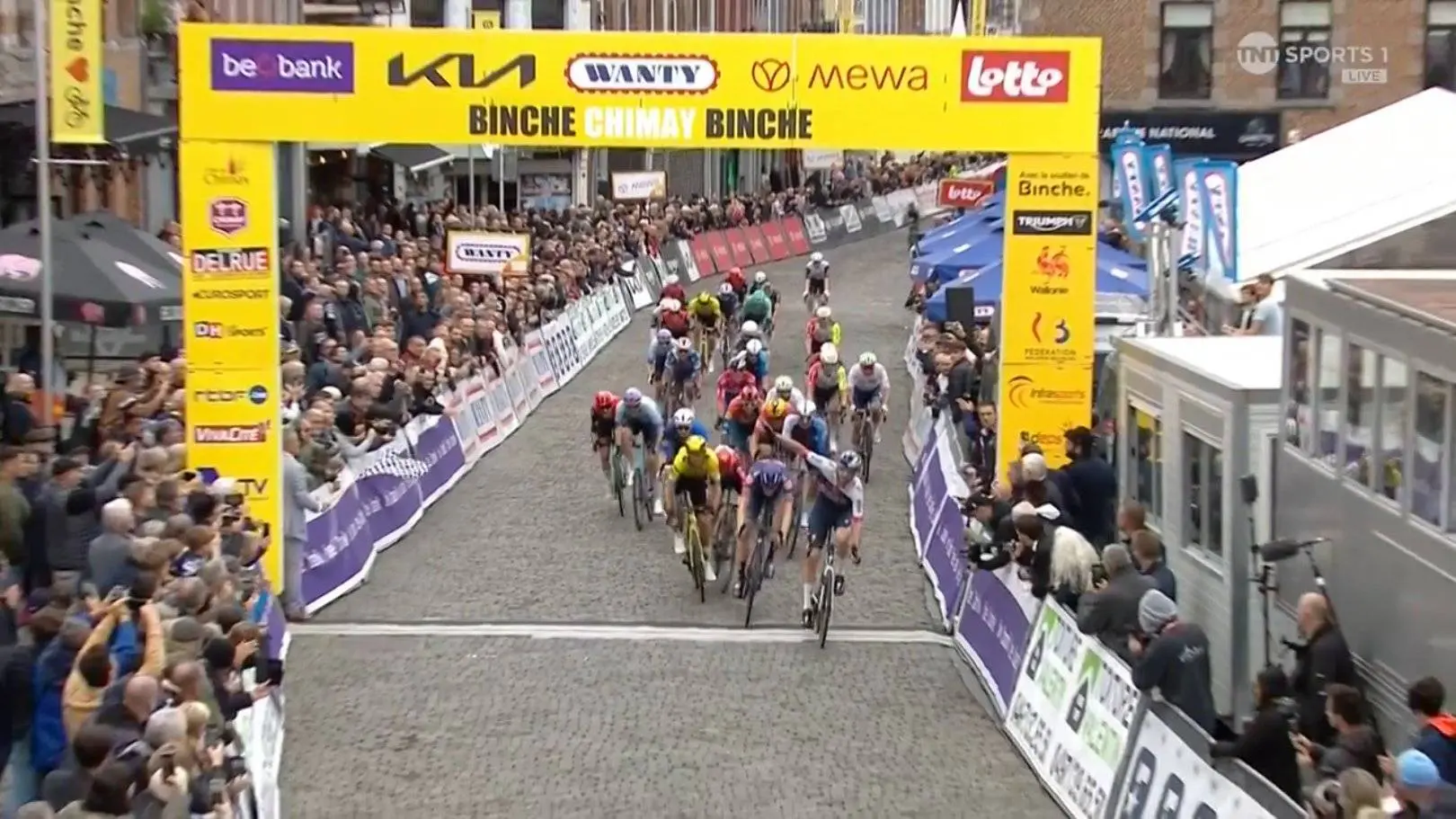 Resultados Binche - Chimay - Binche 2025 | Jordi Meeus se lleva la preciosa clásica belga