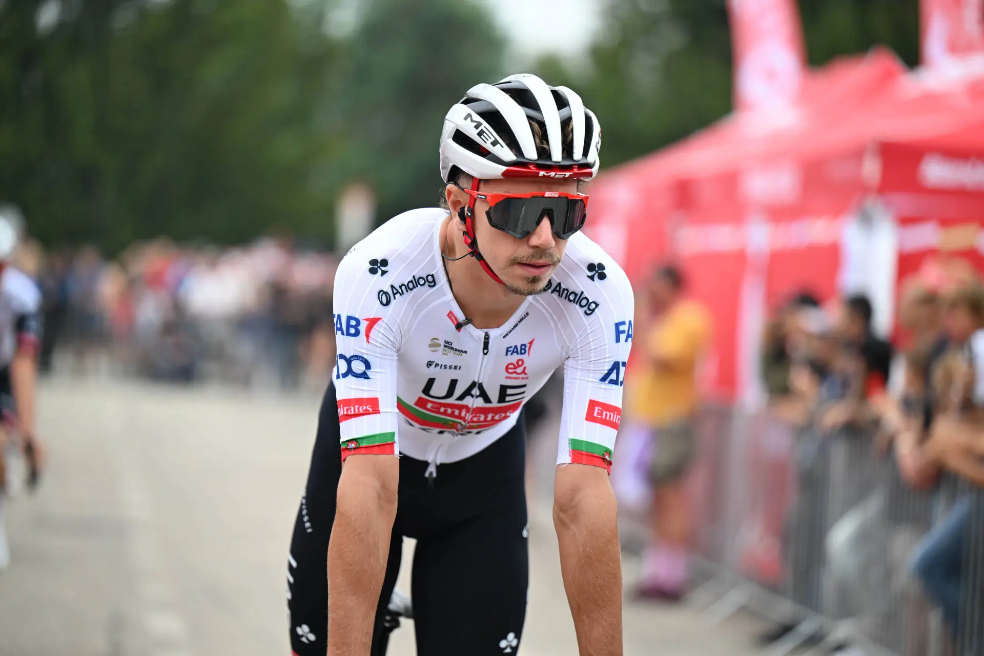 Parte médico y abandonos Vuelta a España 2026 Etapa 15: UAE Team, a punto de quedarse con 2 ciclistas