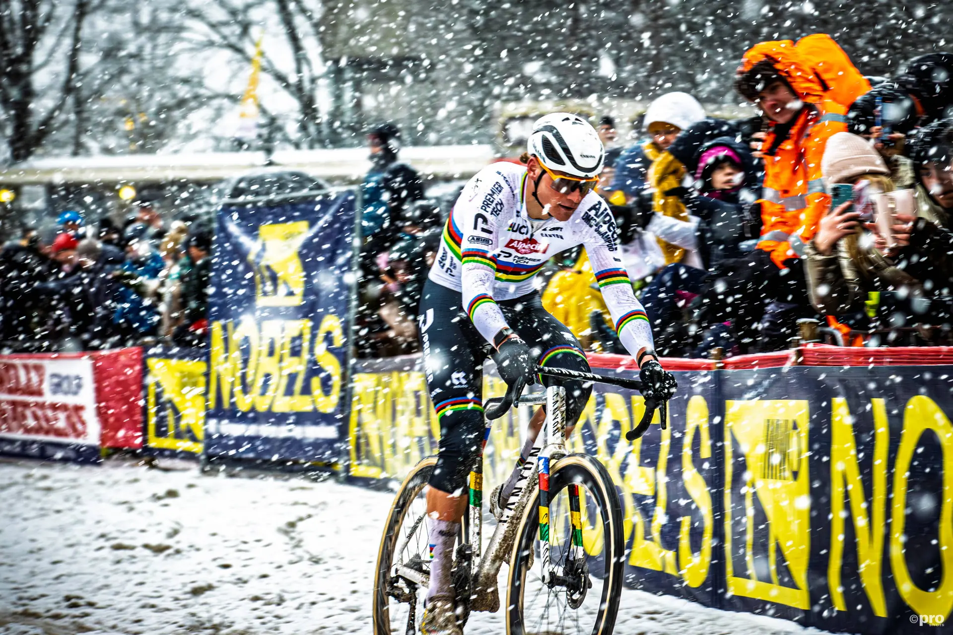 Copa del Mundo de Zonhoven: Participantes, mapa, favoritos y cómo ver online y por TV a Van der Poel y compañía