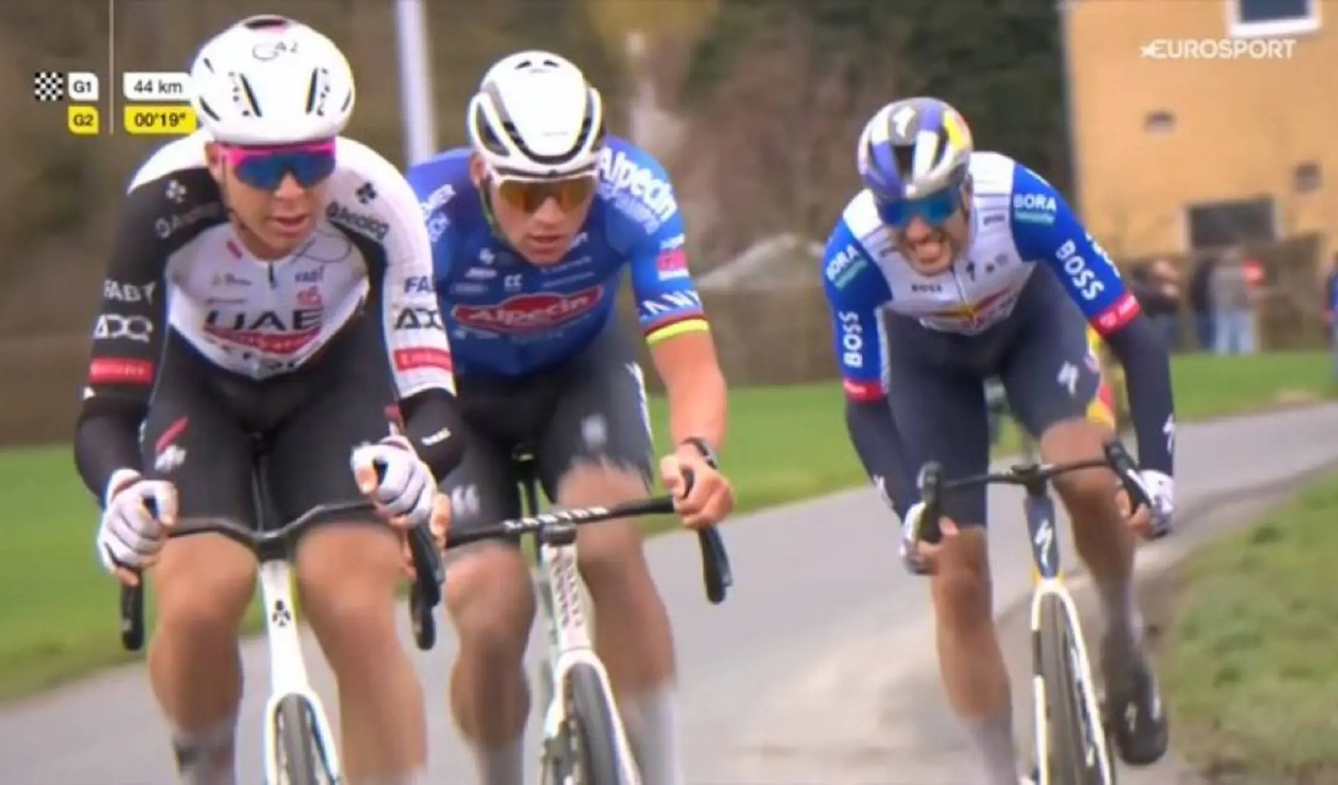 Vermeersch, Van der Poel y Van Dijke, en plena carrera