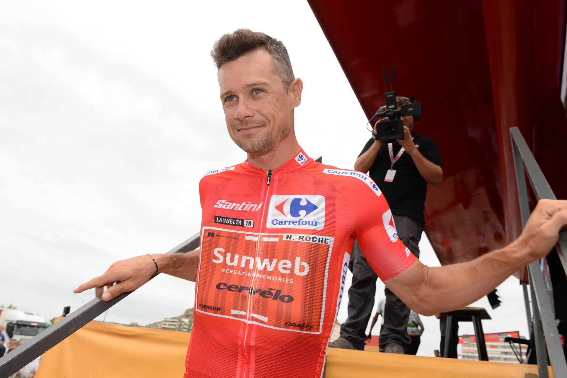 “La gente se quedó mirando conmigo en el suelo y mi novia gritando”: La ex estrella del Team Sky, Nicolas Roche, agredido en Barcelona