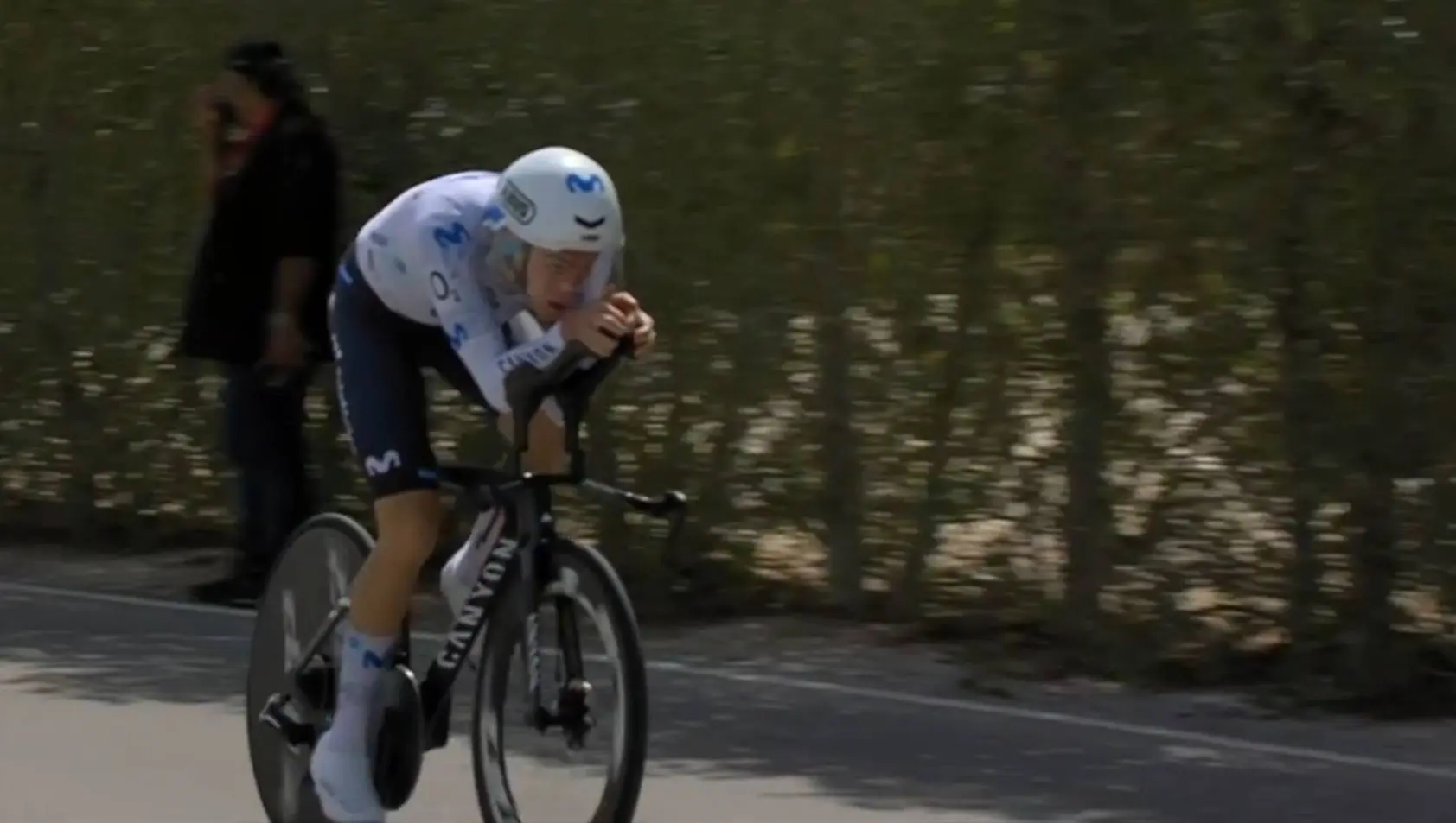 Una contrarreloj que vale oro: Pablo Castrillo da aire a Movistar Team en el UAE Tour