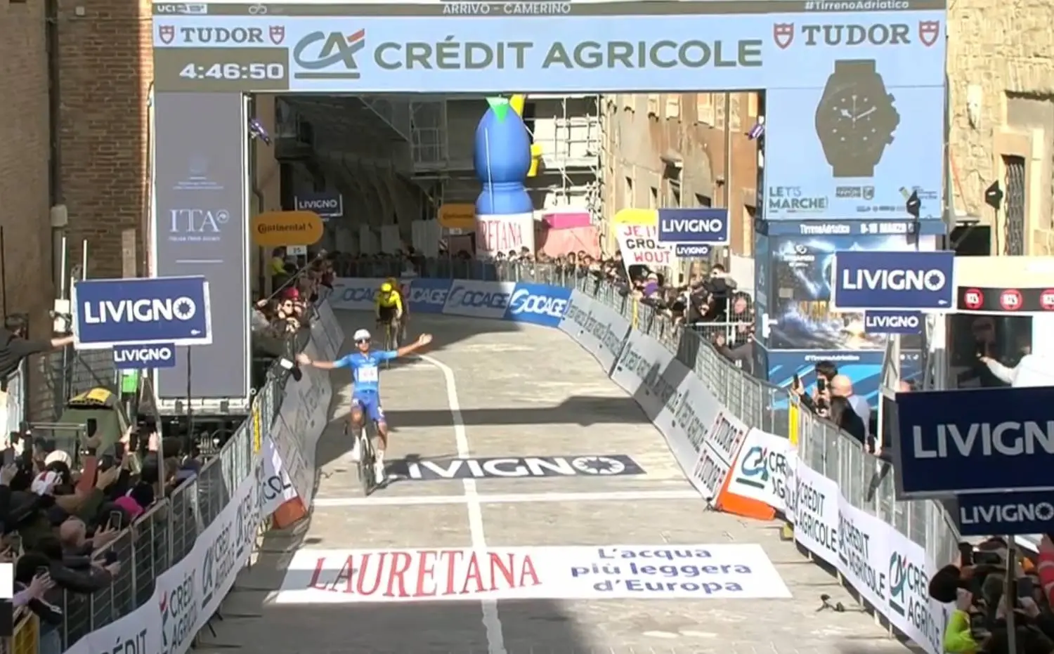 Resultados Tirreno Adriático 2026 Etapa 6 | Isaac del Toro hace magia en Camerino y sentencia la general
