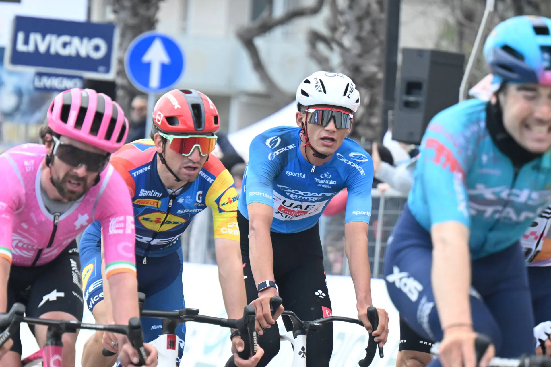EN DIRECTO Tirreno-Adriático 2026 Etapa 5 | Isaac del Toro, a por el liderato y a por Mathieu van der Poel