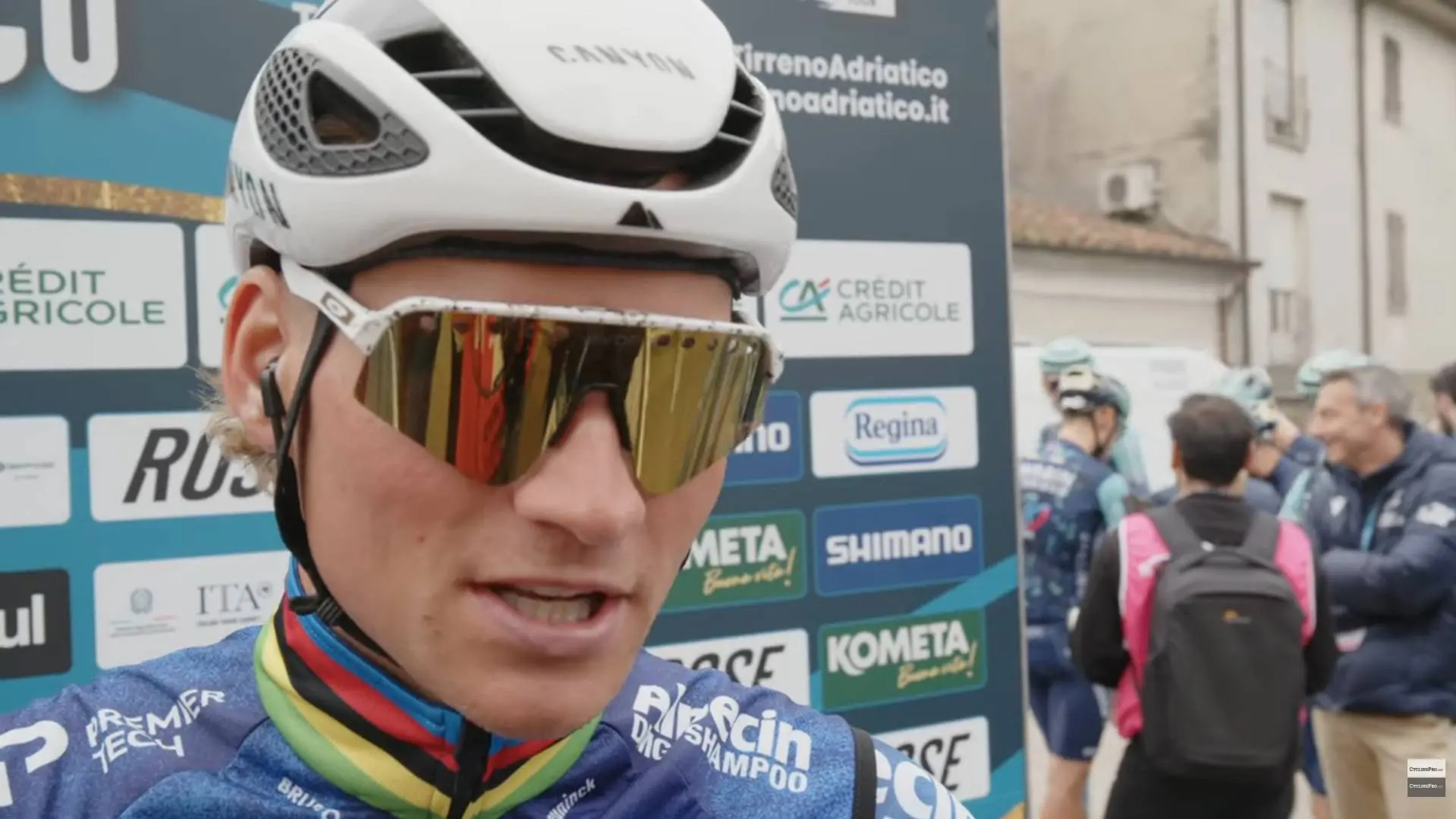 "Me gusta mucho el sterrato": Mathieu van der Poel busca su primer triunfo en la Tirreno Adriático 2026