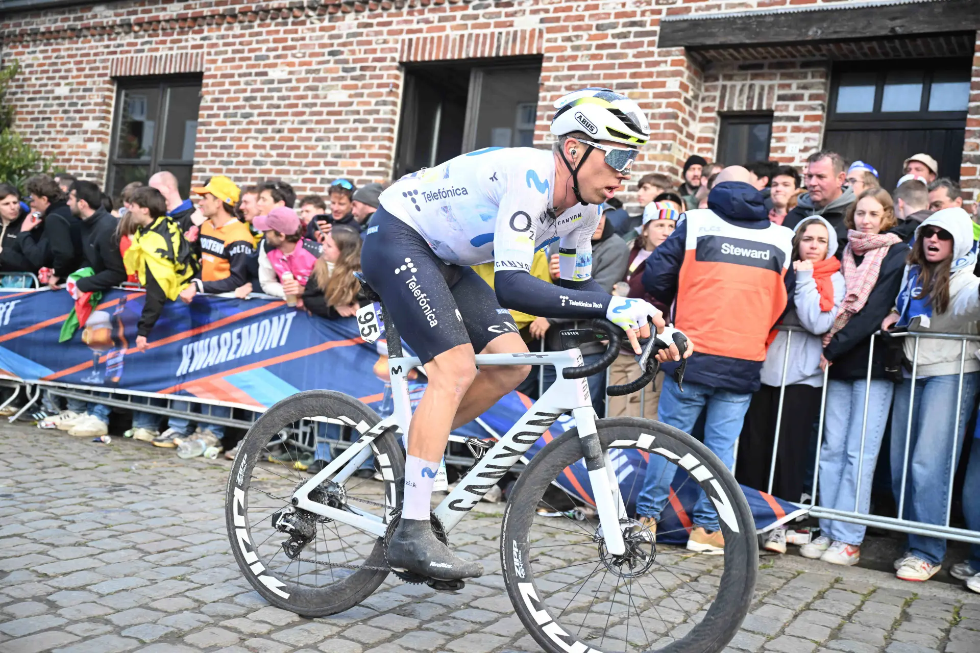 Movistar Team, de paseo por Flandes.