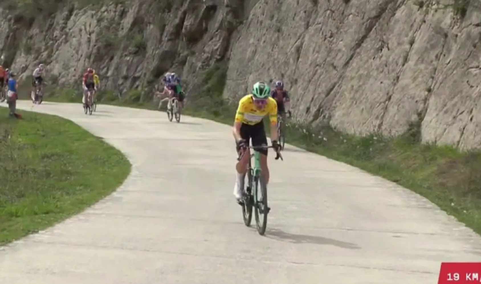 En DIRECTO Itzulia 2026 Etapa 2 | ¡Se escapa en solitario un desatado Paul Seixas!