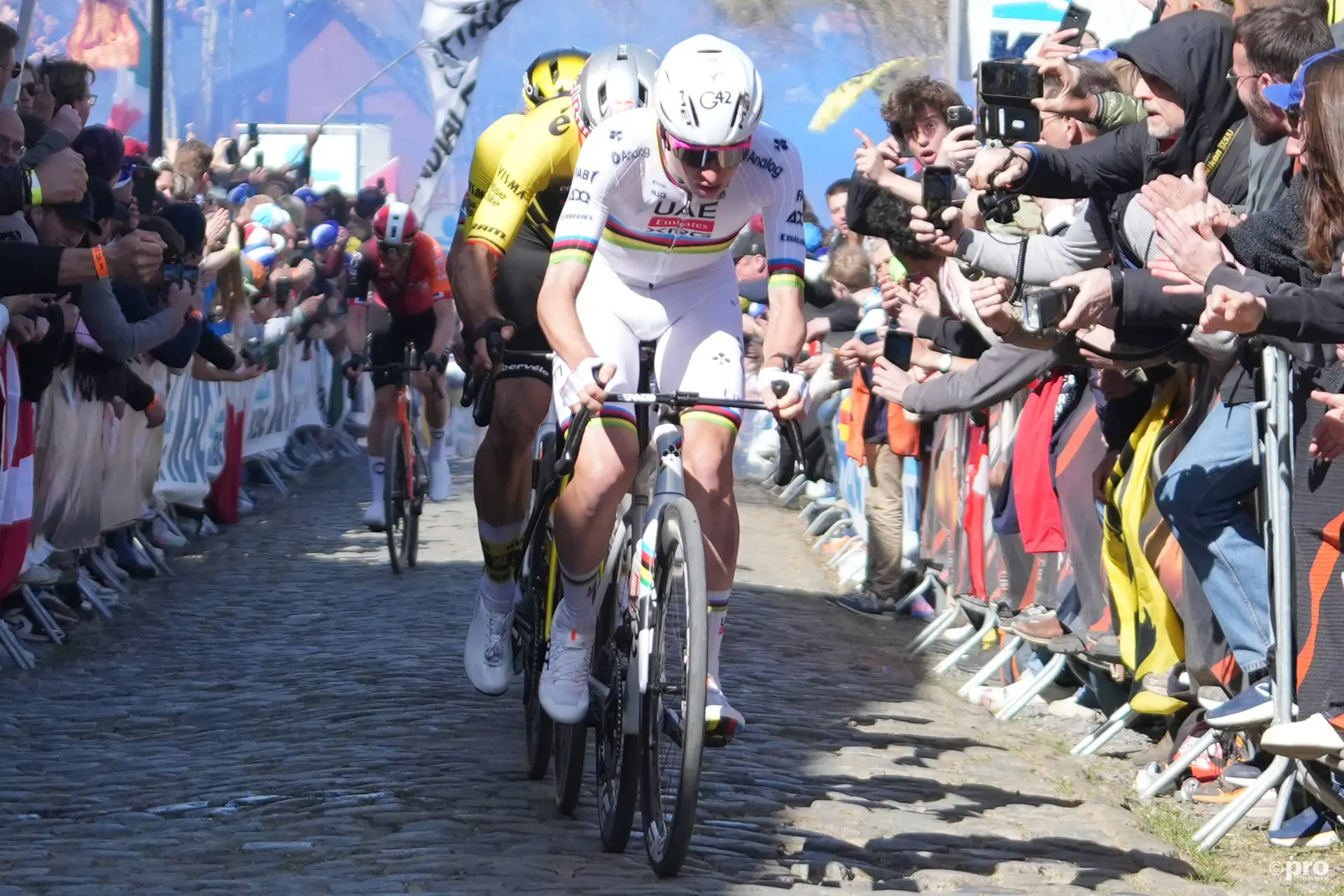 En DIRECTO Tour de Flandes 2026 | Tadej Pogacar, ante la historia y ante Van der Poel, Van Aert y Evenepoel...