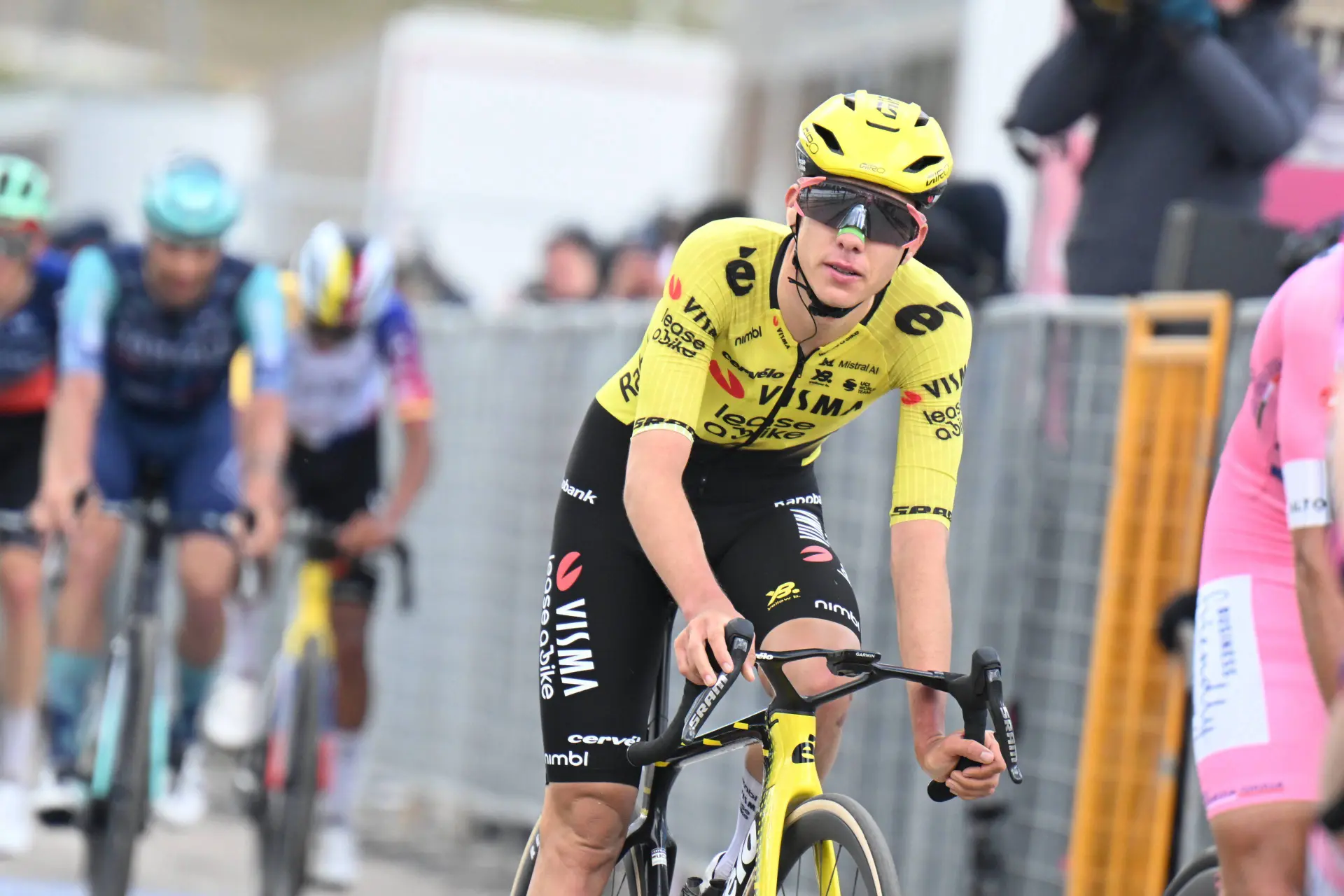 “Solo estamos aquí para que Vingegaard gane el Giro”: Davide Piganzoli brilla como gregario de lujo