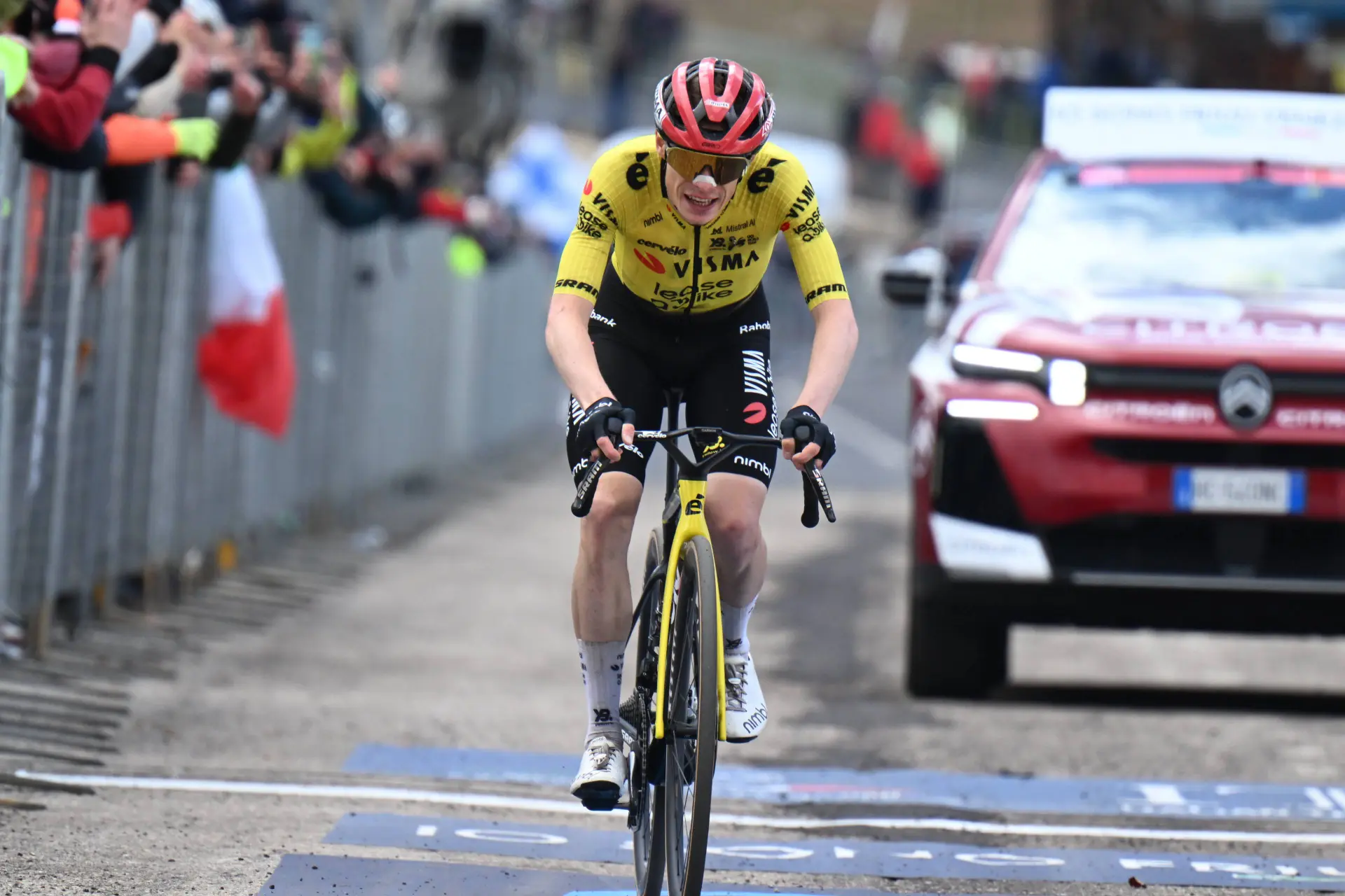 EN DIRECTO Giro de Italia 2026 Etapa 9: ¡Vingegaard y Movistar, a por la victoria en la brutal subida a Corno alle Scale!