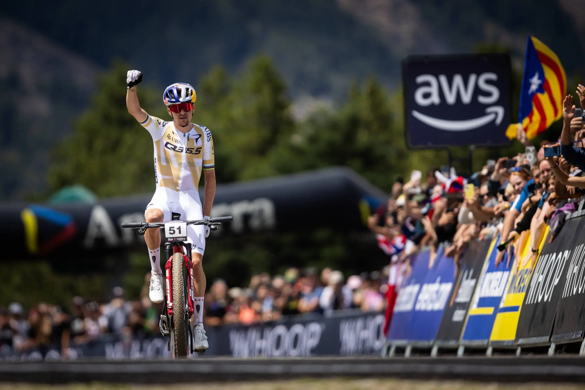 Tom Pidcock, estrella del Pinarello-Q36.5. Fuente: IMAGO.