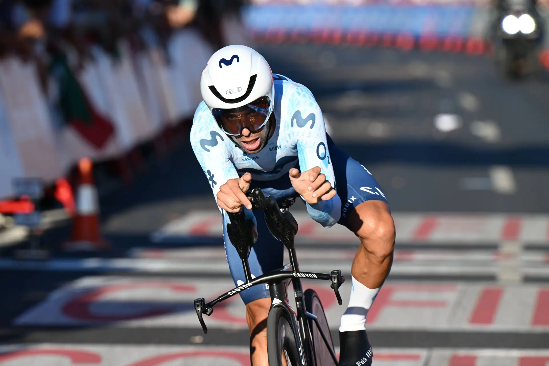 "Un Giro de Italia agridulce, ni bien ni mal": Nelson Oliveira, autocrítico pese a hacer historia con Movistar Team