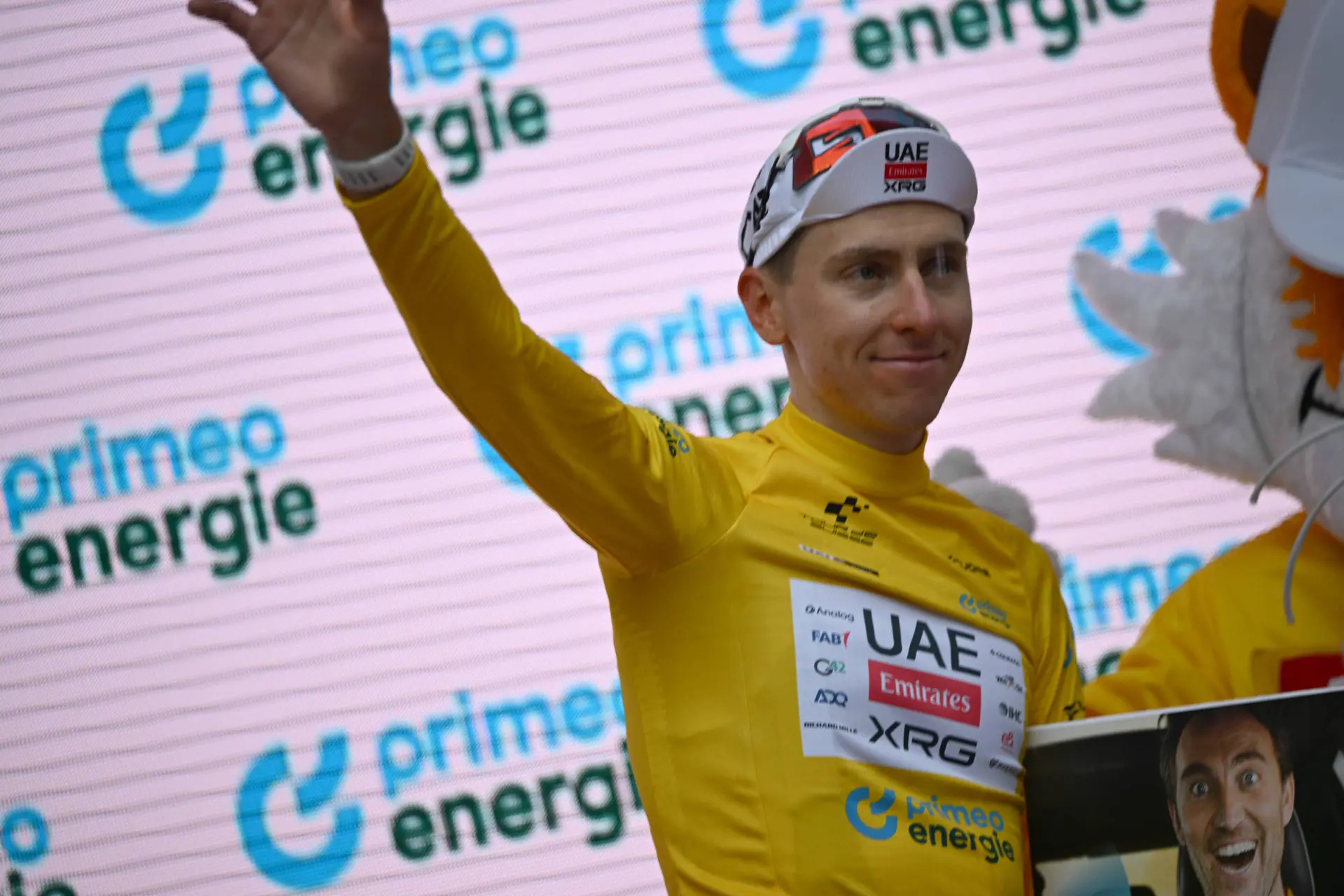 VÍDEO: Tadej Pogacar tiraniza la Vuelta a Suiza en su ensayo para el Tour de Francia, ¿alguien podrá con él?