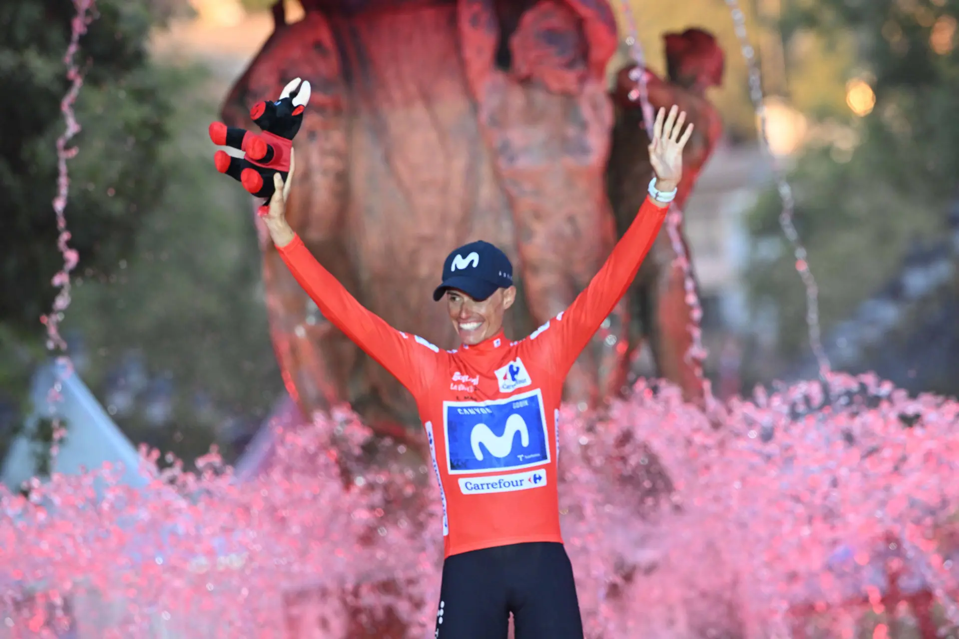 Enric Mas, en el podio de la Vuelta a España 2026.