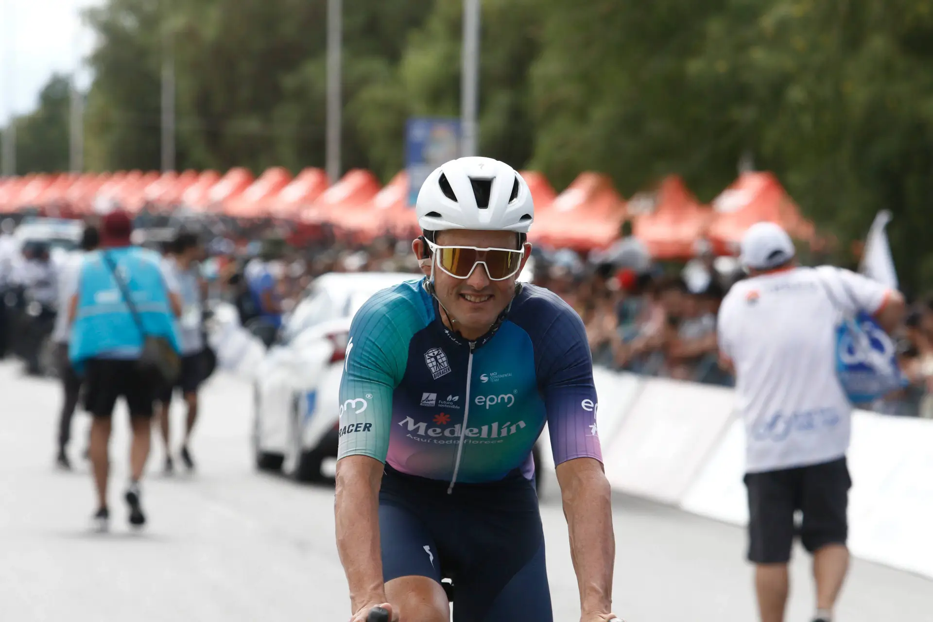 Óscar Sevilla, ciclista profesional a sus 50 años.