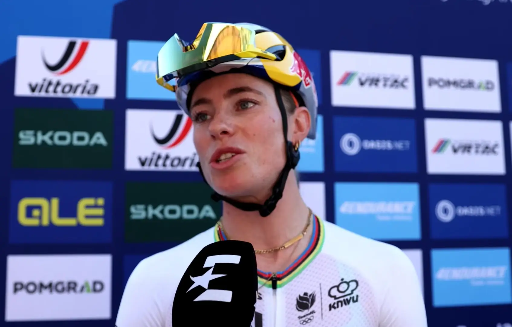 Demi Vollering at the start for the European Championships