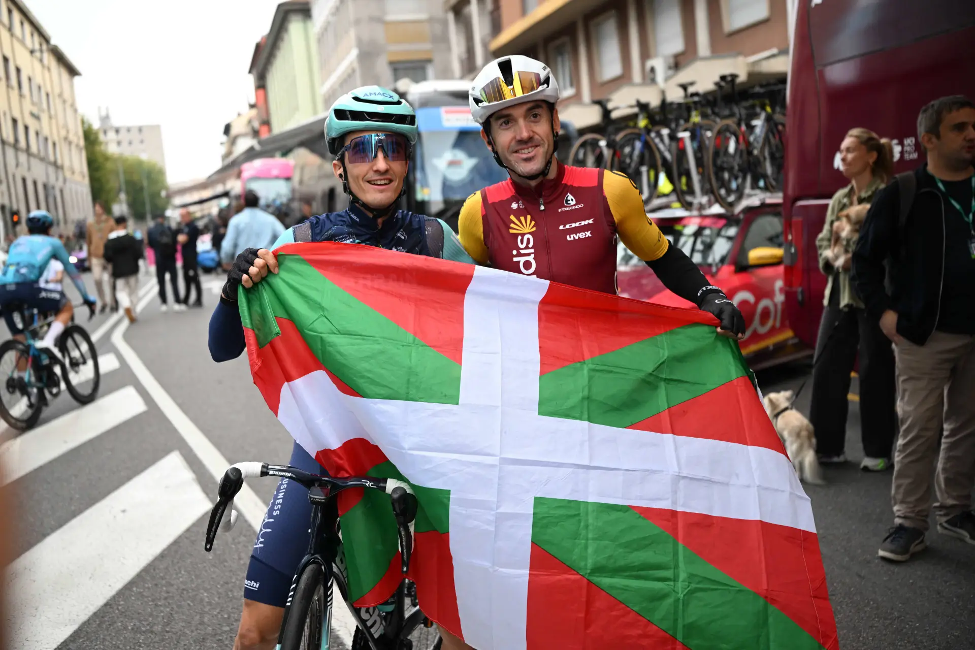 Pello Bilbao and Ion Izagirre at Il Lombardia 2026