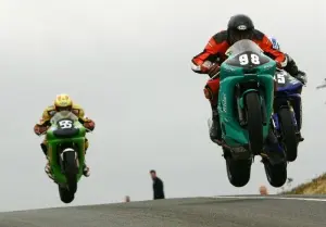 action tandragee 100