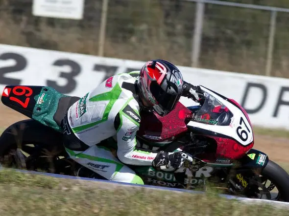 asbk race1 queensland 2010 1