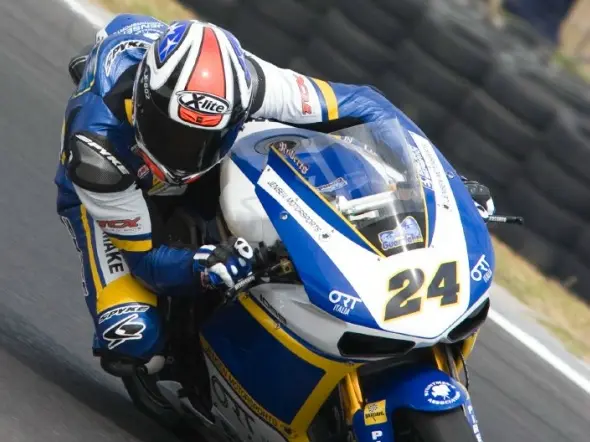 brendan roberts superbike phillip island