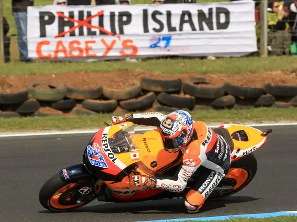 casey stoner gara phillip island 2011
