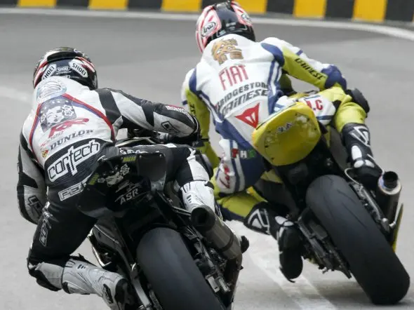 chris peris macau gp 2010