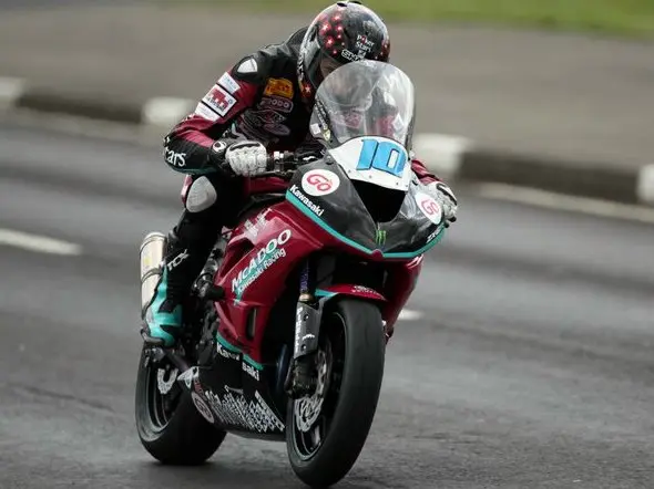 conor cummins nw200 2011