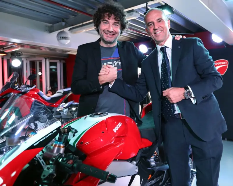cover ducati 6 e1510658283316