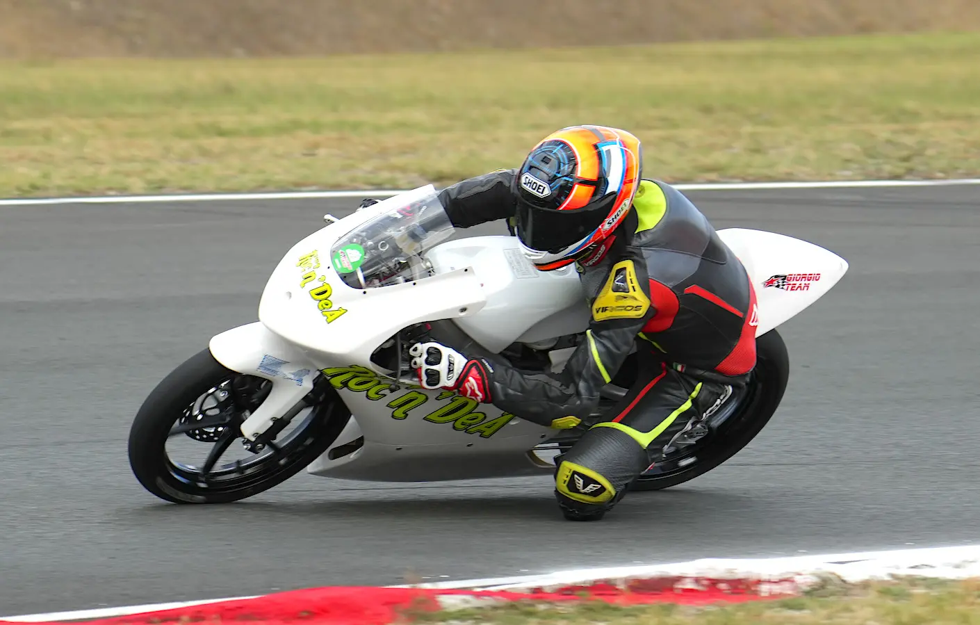 Alex De Angelis studia la nuova Honda PreMoto3 "Una vera moto da corsa"