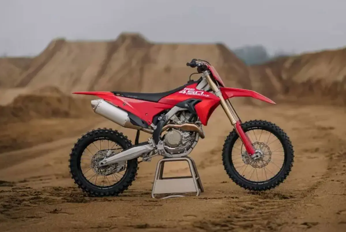Ducati Desmo450 MX: debutto nei concessionari europei