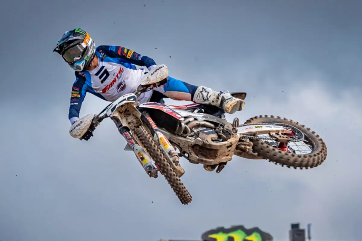 Prima vittoria Fantic nel Mondiale MXGP: con Coldenhoff nella storia a Matterley Basin