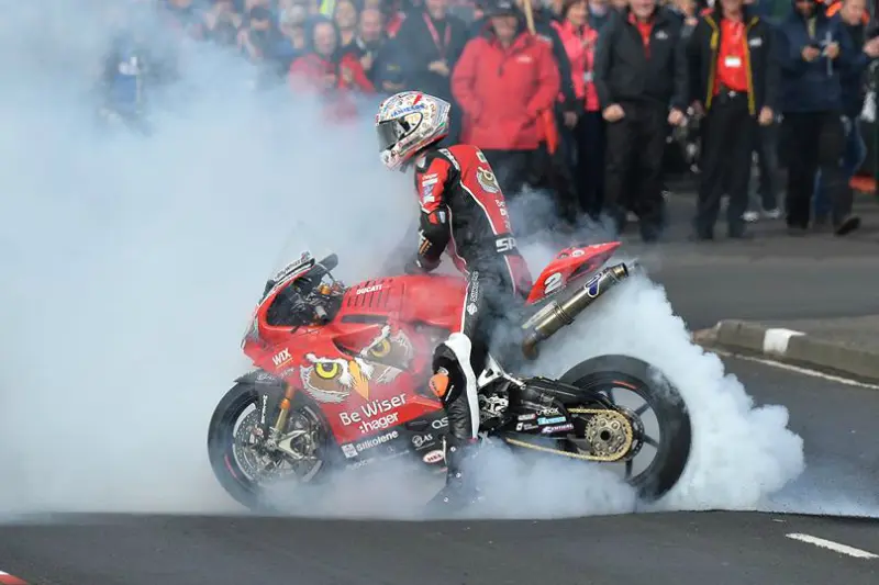 glenn irwin nw200 2017 1