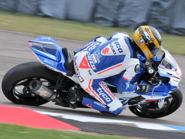 guy martin tyco suzuki british superstock 1000